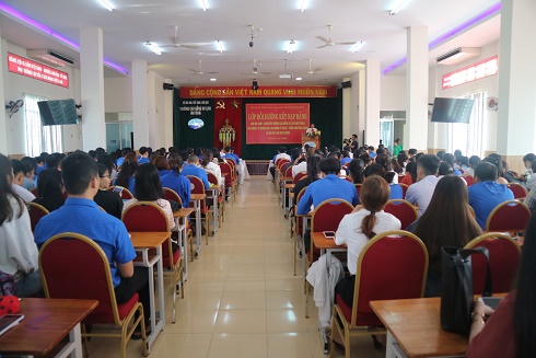 Khánh Hòa tổ chức lớp bồi dưỡng kết nạp Đảng cho 330 sinh viên

